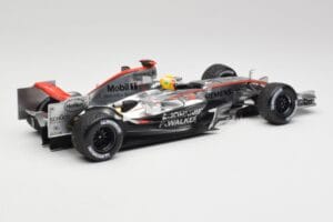 McLaren MP4-21 L. Hamilton Silverstone Test 2006 Minichamps 1:18 530061884 Metalli — kuva 2 / 6