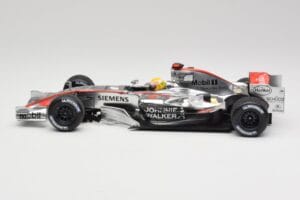 McLaren MP4-21 L. Hamilton Silverstone Test 2006 Minichamps 1:18 530061884 Metalli — kuva 3 / 6