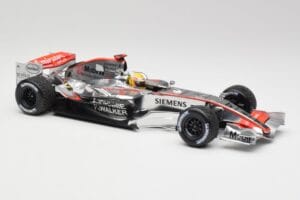 McLaren MP4-21 L. Hamilton Silverstone Test 2006 Minichamps 1:18 530061884 Metalli — kuva 4 / 6