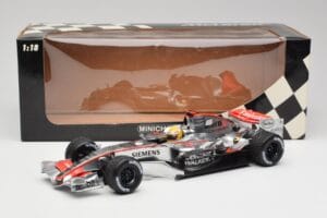 McLaren MP4-21 L. Hamilton Silverstone Test 2006 Minichamps 1:18 530061884 Metalli — kuva 6 / 6