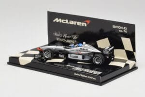 McLaren MP4/98T 2-Seater M. Hakkinen / E. Hakkinen F1 2000 Minichamps 1:43 530984378 Metalli — kuva 3 / 4
