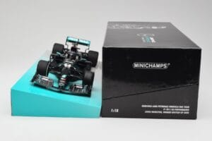 Mercedes AMG Petronas W11 #44 L. Hamilton Winner British GP 2020 Minichamps 1:18 113200444 Metalli — kuva 6 / 7