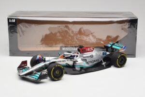Mercedes AMG W13 E Performance Petronas #63 G. Russell Miami GP 2022 Minichamps 1:18 110220563 Metalli — kuva 7 / 7