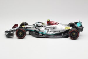 Mercedes AMG W13 E Performance Petronas #44 L. Hamilton Spanish GP 2022 Minichamps 1:18 110220044 Metalli — kuva 3 / 7