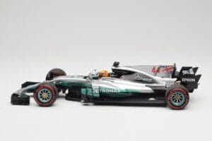 Mercedes AMG W08 EQ Power+ Petronas #44 L. Hamilton F1 World Champion 2017 Minichamps 1:18 186170044 Hartsi — kuva 3 / 7