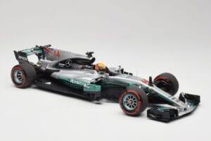 Mercedes AMG W08 EQ Power+ Petronas #44 L. Hamilton F1 World Champion 2017 Minichamps 1:18 186170044 Hartsi — kuva 4 / 7