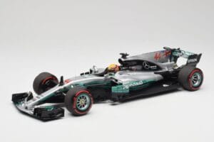 Mercedes AMG W08 EQ Power+ Petronas #44 L. Hamilton F1 World Champion 2017 Minichamps 1:18 186170044 Hartsi