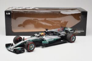 Mercedes AMG W08 EQ Power+ Petronas #44 L. Hamilton F1 World Champion 2017 Minichamps 1:18 186170044 Hartsi — kuva 7 / 7