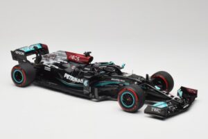 Mercedes AMG W12 Petronas #44 L. Hamilton Spanish GP 100th Pole 2021 Minichamps 1:18 110210444 Hartsi — kuva 4 / 7
