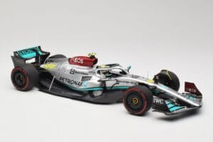 Mercedes AMG W13 E Performance Petronas #44 L. Hamilton Brazilian GP 2022 Minichamps 1:18 110222144 Hartsi — kuva 4 / 7