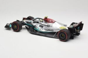 Mercedes AMG W13 E Performance Petronas #44 L. Hamilton Brazilian GP 2022 Minichamps 1:18 110222144 Hartsi — kuva 5 / 7