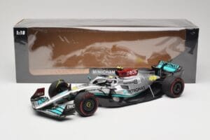 Mercedes AMG W13 E Performance Petronas #44 L. Hamilton Brazilian GP 2022 Minichamps 1:18 110222144 Hartsi — kuva 7 / 7