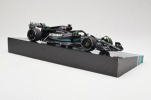 Mercedes AMG W14 E Performance Petronas #63 G. Russell Bahrain GP 2023 Minichamps 1:18 113230163 Hartsi — kuva 4 / 7
