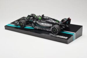 Mercedes AMG W14 E Performance Petronas #63 G. Russell Bahrain GP 2023 Minichamps 1:18 113230163 Hartsi — kuva 5 / 7