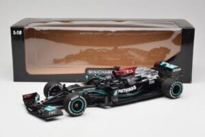 Mercedes AMG W12 #44 L. Hamilton Bahrain GP 2021 Minichamps 1:18 110210144 Metalli — kuva 6 / 7