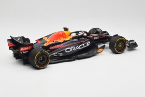 Oracle Red Bull Racing RB18 #1 M. Verstappen Winner Italian GP 2022 Minichamps 1:18 110221601 Metalli — kuva 2 / 7