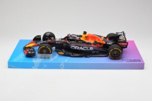 Red Bull Racing RB18 #1 M. Verstappen Winner Miami GP 2022 Minichamps 1:18 113220501 Metalli