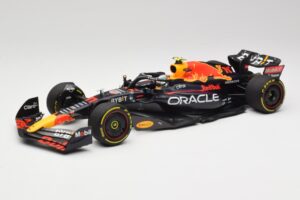 Oracle Red Bull Racing RB18 #11 S. Perez Abu Dhabi GP 2022 Minichamps 1:18 110222211 Metalli