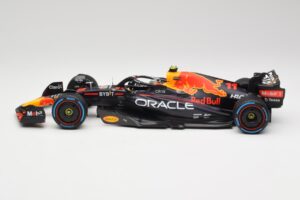 Oracle Red Bull Racing RB18 #11 S. Perez Monaco GP Winner Rain Tyre Version 2022 Minichamps 1:18 110222711 Metalli — kuva 3 / 7