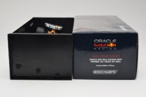 Oracle Red Bull Racing RB19 #33 M. Verstappen Las Vegas GP Winner 2023 Minichamps 1:18 110232201 Hartsi — kuva 6 / 7