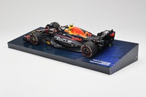 Red Bull Racing RB19 #11 S. Perez Winner Saudi Arabian GP 2023 Minichamps 1:18 113230111 Metalli — kuva 5 / 6