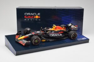 Red Bull Racing RB19 #11 S. Perez Winner Saudi Arabian GP 2023 Minichamps 1:18 113230111 Metalli — kuva 6 / 6