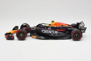 Red Bull Racing RB20 #11 S. Perez Bahrain GP 2024 Minichamps 1:18 110240111 Metalli — kuva 3 / 7