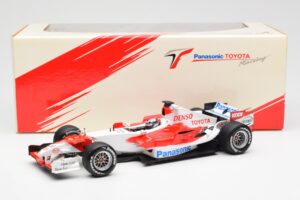 Toyota TF106 Panasonic Toyota Racing J. Trulli F1 Presentation 2006 Minichamps 1:18 AM59554H Metalli — kuva 6 / 6