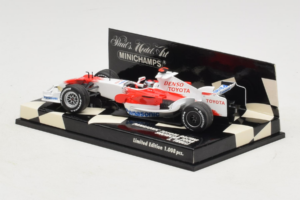 Toyota TF108 #9 J. Trulli Panasonic Toyota Racing Showcar F1 2008 Minichamps 1:43 400080081 Metalli — kuva 3 / 5