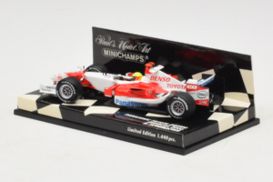 Toyota TF106 Panasonic #11 R. Schumacher Panasonic Toyota Racing Showcar 2006 Minichamps 1:43 400060077 Metalli — kuva 3 / 5