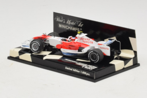 Toyota T. Glock Panasonic Toyota Racing Showcar F1 2008 Minichamps 1:43 400080082 Metalli — kuva 3 / 5