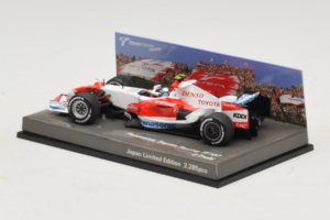 Toyota TF107 #12 J. Trulli Panasonic Toyota Racing Showcar F1 2007 Minichamps 1:43 AM60129 Metalli — kuva 3 / 6