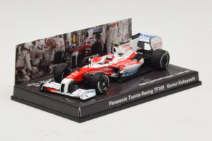 Panasonic Toyota Racing TF109 K. Kobayashi F1 2009 Minichamps 1:43 413090210 Metalli — kuva 2 / 5