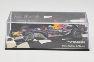 Red Bull Racing D. Coulthard Showcar 2005 Minichamps 1:43 400050084 Metalli — kuva 5 / 5