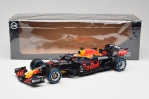 Red Bull Racing Honda RB16B #33 M. Verstappen Turkish GP 2nd Place 2021 Minichamps 1:18 110211633 Metalli — kuva 7 / 7