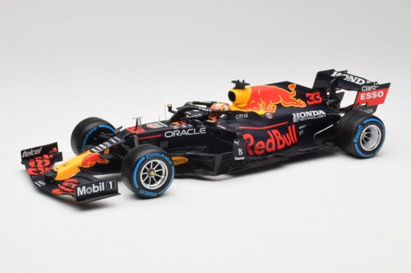 Red Bull Racing Honda RB16B #33 M. Verstappen Turkish GP 2nd Place 2021 Minichamps 1:18 110211633 Metalli