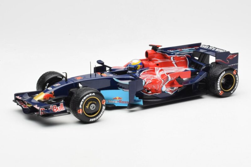 Red Bull Racing RB6 #6 M. Webber F1 Showcar 2010 Minichamps 1:18 150100076 Metalli