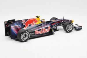 Red Bull RB6 #7 M. Webber Red Bull Racing Showcar 2010 Minichamps 1:18 150100076-R1 Metalli — kuva 2 / 6