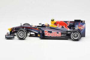 Red Bull RB6 #7 M. Webber Red Bull Racing Showcar 2010 Minichamps 1:18 150100076-R1 Metalli — kuva 3 / 6