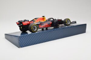Red Bull Racing Honda RB16B #33 M. Verstappen Emilia Romagna GP 2021 Case Edition Minichamps 1:18 113210133 Hartsi — kuva 3 / 7