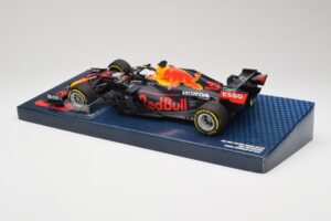 Red Bull Racing Honda RB16B #33 M. Verstappen Emilia Romagna GP 2021 Case Edition Minichamps 1:18 113210133 Hartsi — kuva 5 / 7