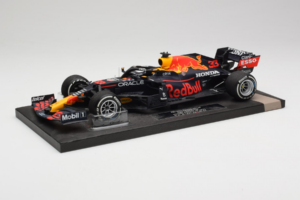 Red Bull Racing RB16B #33 M. Verstappen Monaco GP Winner 2021 Minichamps 1:18 113210533-R1 Hartsi — kuva 2 / 6