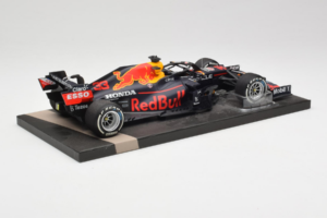 Red Bull Racing RB16B #33 M. Verstappen Monaco GP Winner 2021 Minichamps 1:18 113210533-R1 Hartsi — kuva 3 / 6