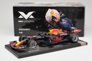 Red Bull Racing RB16B #33 M. Verstappen Monaco GP Winner 2021 Minichamps 1:18 113210533-R1 Hartsi — kuva 6 / 6