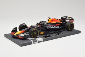 Oracle Red Bull Racing RB18 #33 M. Verstappen Belgian GP 2022 Minichamps 1:18 113221401 Hartsi — kuva 2 / 7