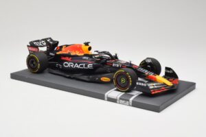 Oracle Red Bull Racing RB18 #33 M. Verstappen Belgian GP 2022 Minichamps 1:18 113221401 Hartsi — kuva 4 / 7