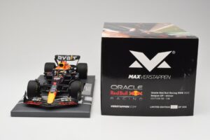 Oracle Red Bull Racing RB18 #33 M. Verstappen Belgian GP 2022 Minichamps 1:18 113221401 Hartsi — kuva 6 / 7