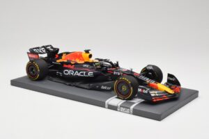 Oracle Red Bull Racing RB18 #33 M. Verstappen Mexican GP 2022 Minichamps 1:18 113222001 Hartsi — kuva 4 / 7