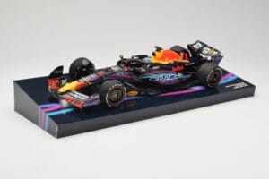 Oracle Red Bull Racing RB19 #33 M. Verstappen Miami GP 2023 Case Edition Minichamps 1:18 113233501 Hartsi — kuva 2 / 7