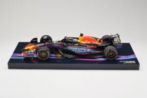 Oracle Red Bull Racing RB19 #33 M. Verstappen Miami GP 2023 Case Edition Minichamps 1:18 113233501 Hartsi
